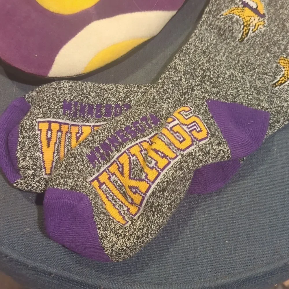 Vintage NFL MINNESOTA VIKINGS Socks & shoe slippers